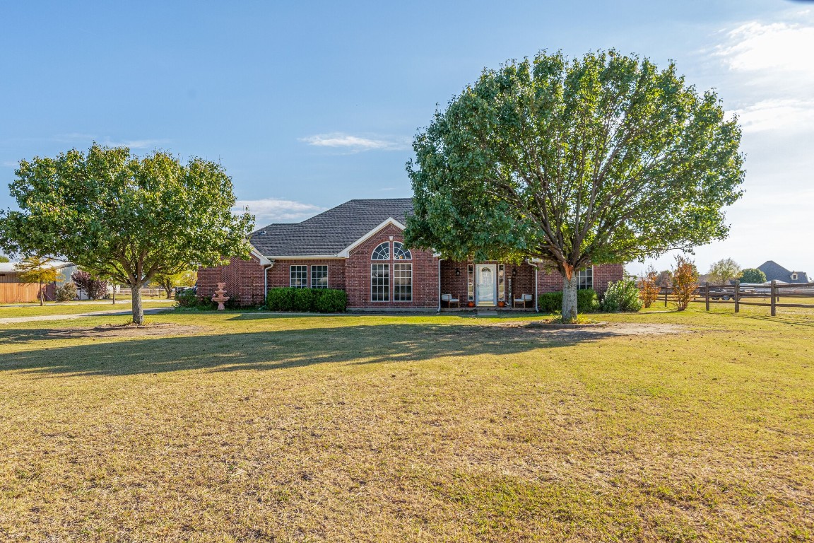 11990 Hill Country Circle Ponder TX 76259