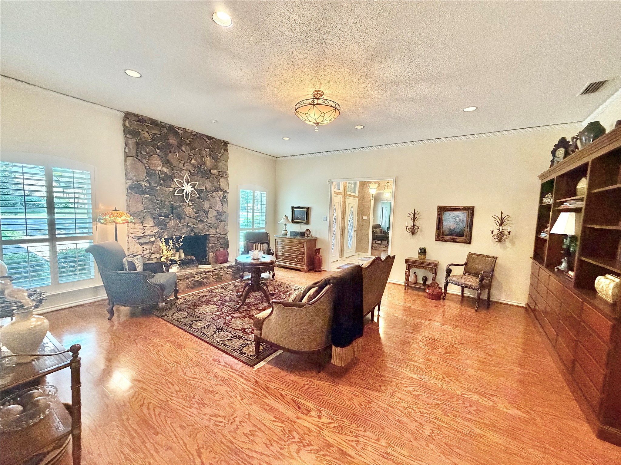 16022 Chalfont Circle Dallas TX 75248