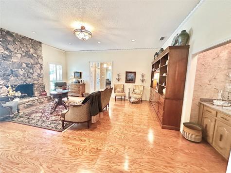 16022 Chalfont Circle Dallas TX 75248