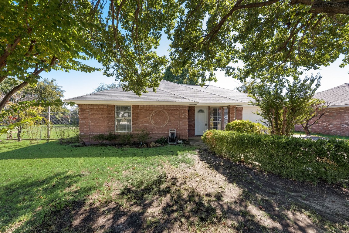 300 Fox Run Crandall TX 75114