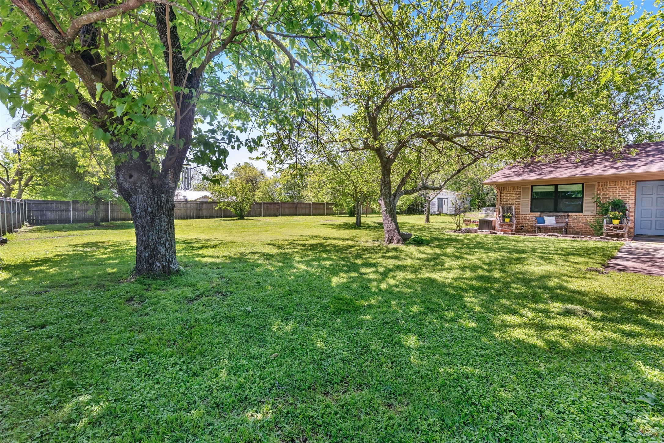 832 Cherry Street Wolfe City TX 75496