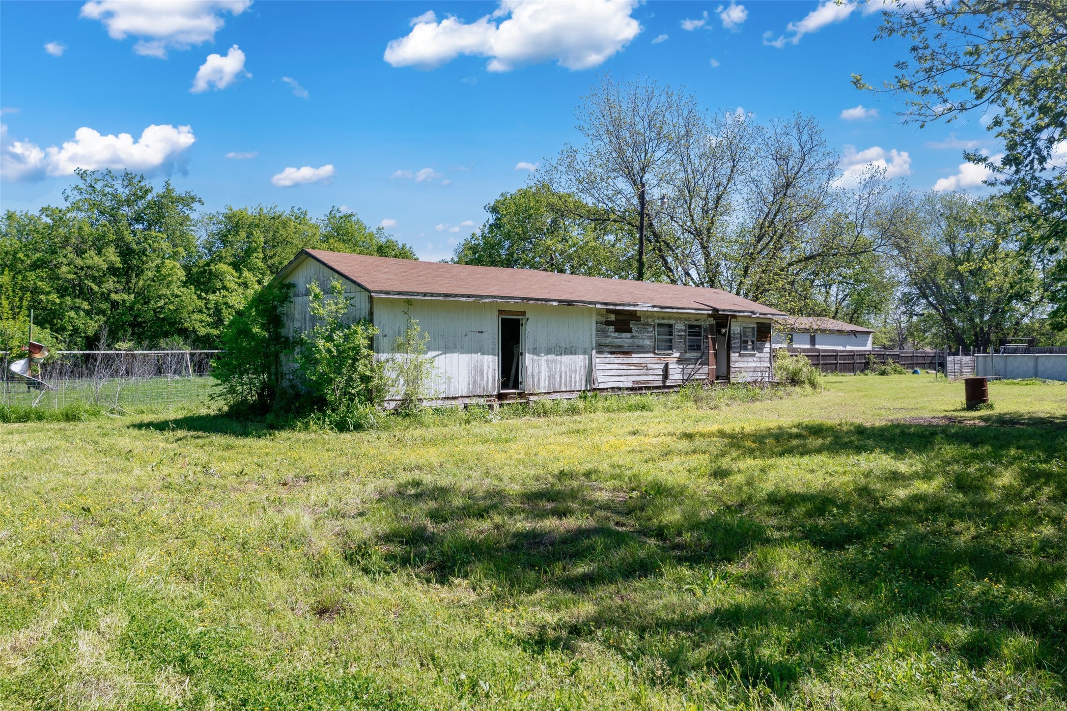832 Cherry Street Wolfe City TX 75496