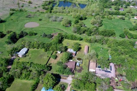 832 Cherry Street Wolfe City TX 75496
