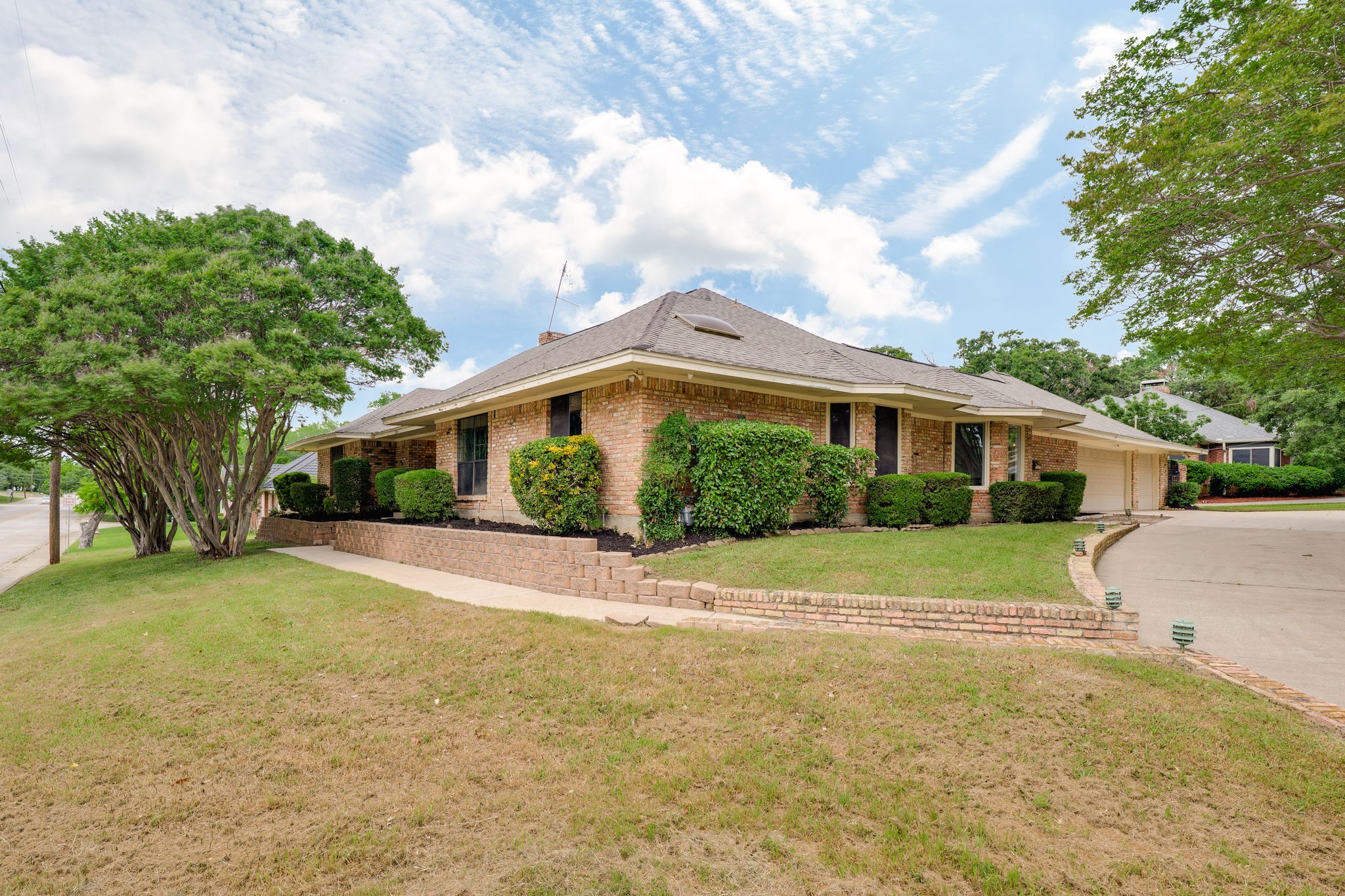 320 S Irving Heights Drive Irving TX 75060