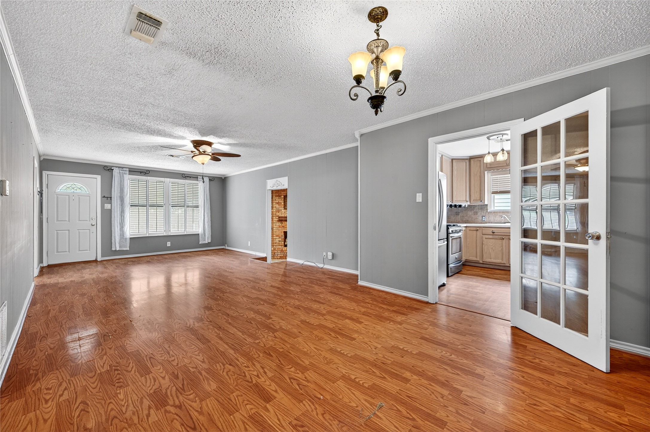 517 W Bullock Street Denison TX 75020