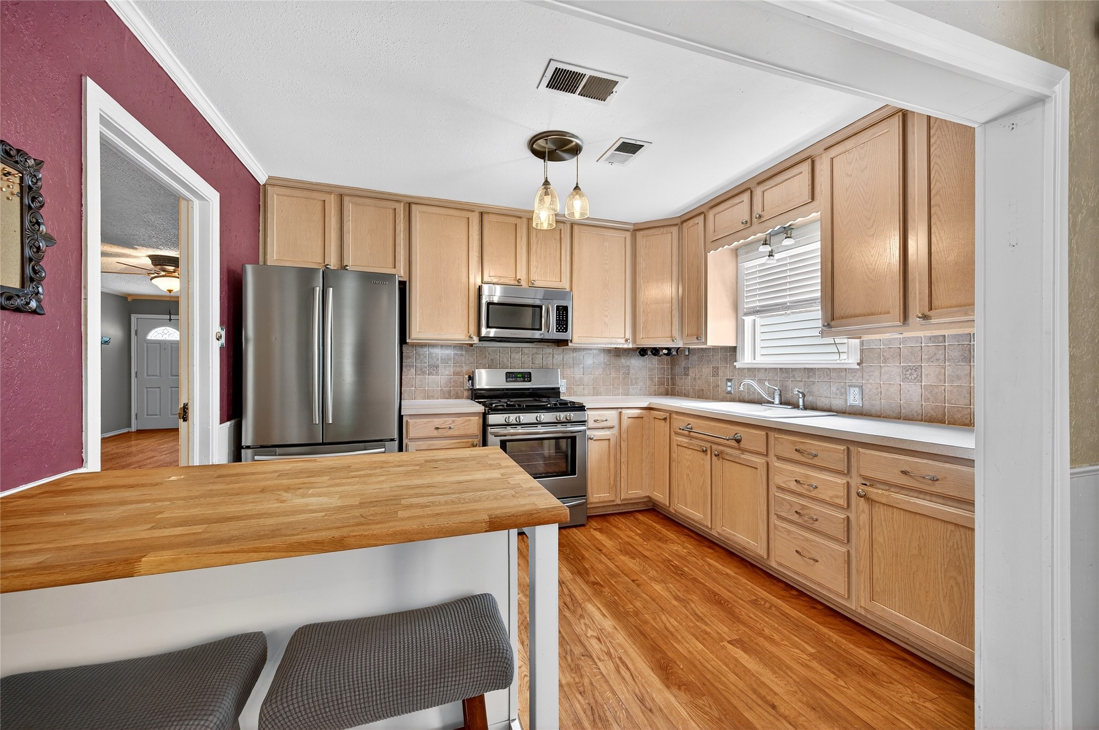 517 W Bullock Street Denison TX 75020