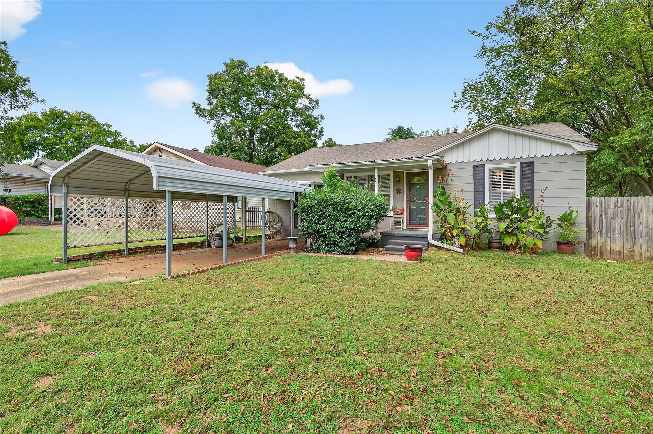 517 W Bullock Street Denison TX 75020