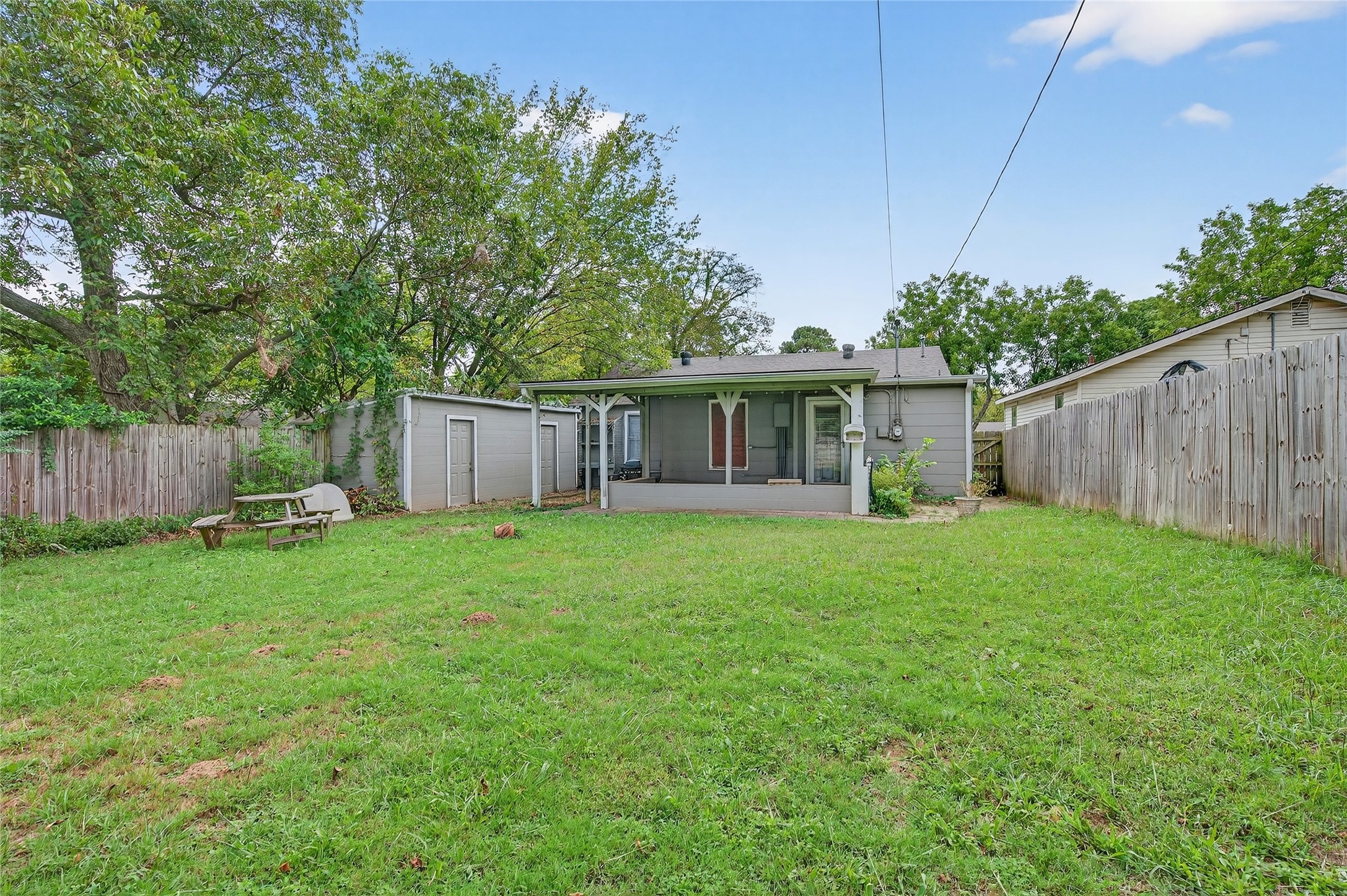 517 W Bullock Street Denison TX 75020