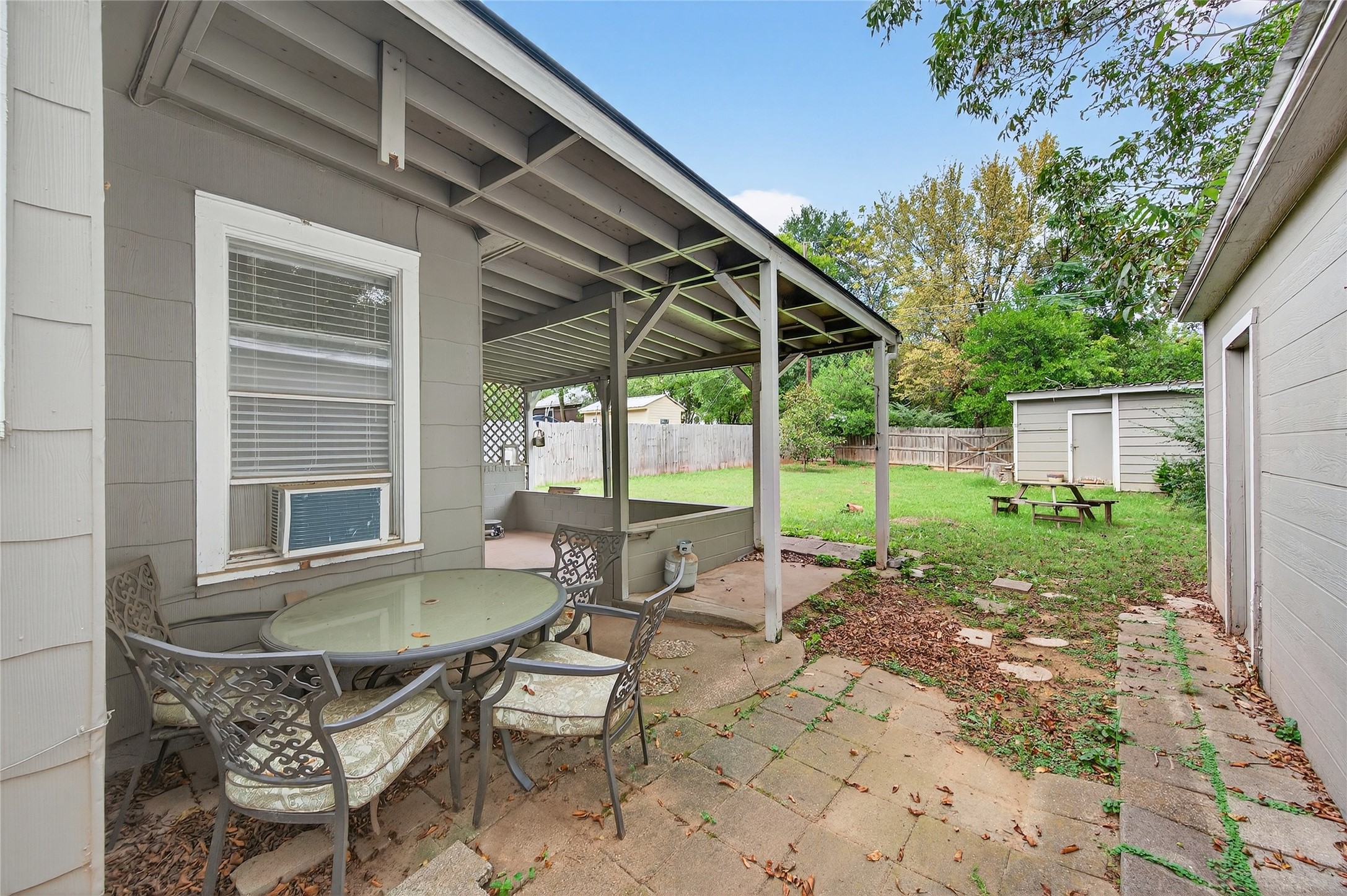 517 W Bullock Street Denison TX 75020