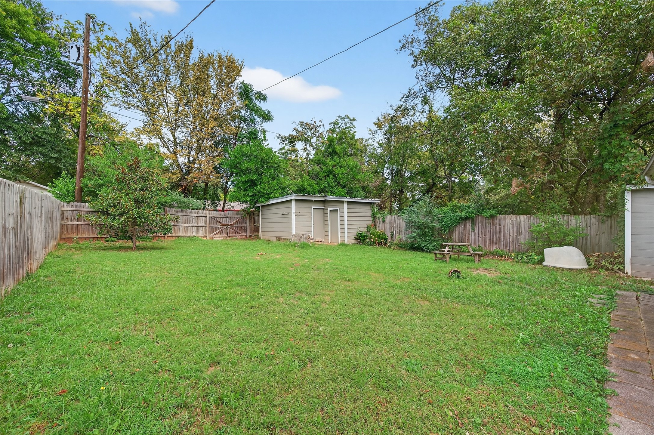 517 W Bullock Street Denison TX 75020