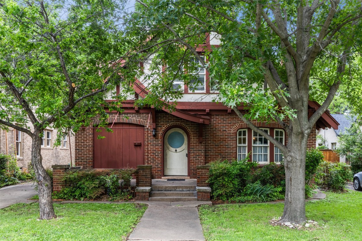 1015 N Edgefield Avenue Dallas TX 75208