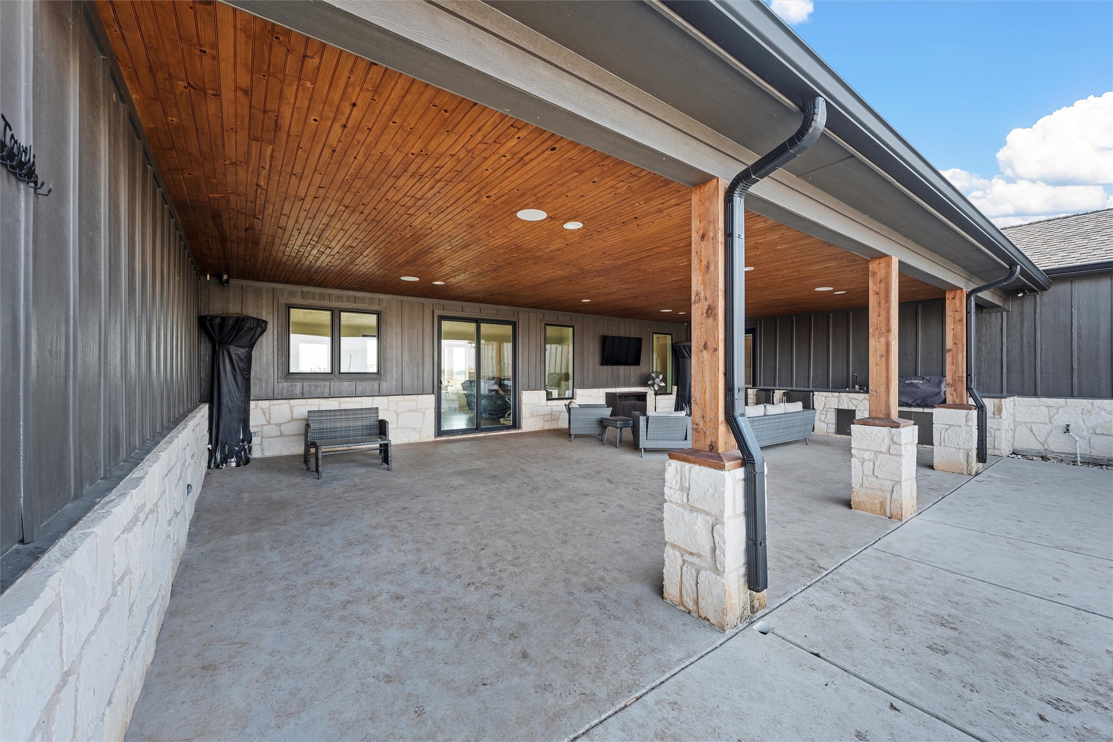 353 Willow Moon Ranch Road Crawford TX 76638