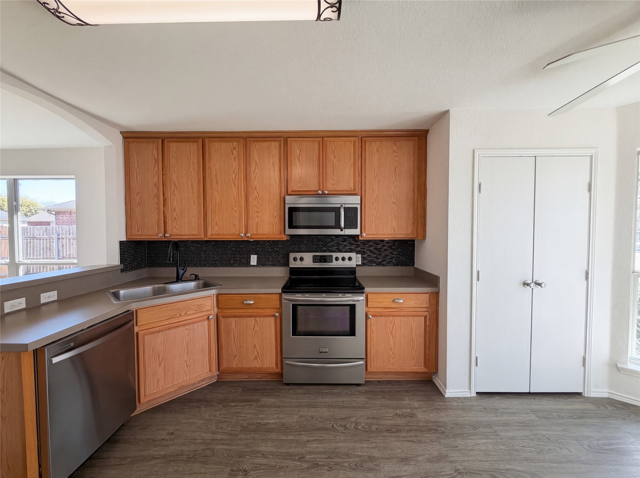 105 Kings Way Drive Rhome TX 76078