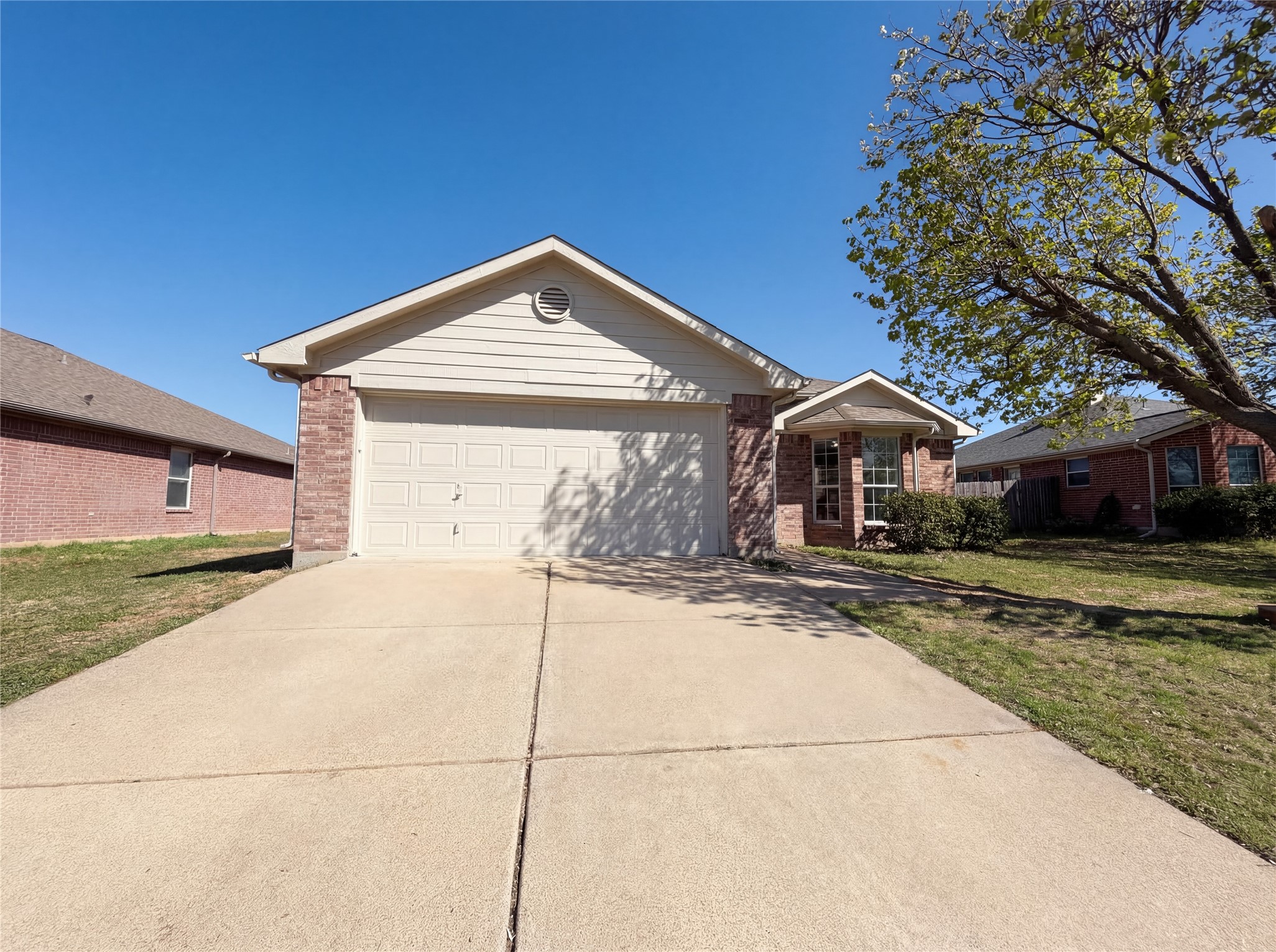 105 Kings Way Drive Rhome TX 76078