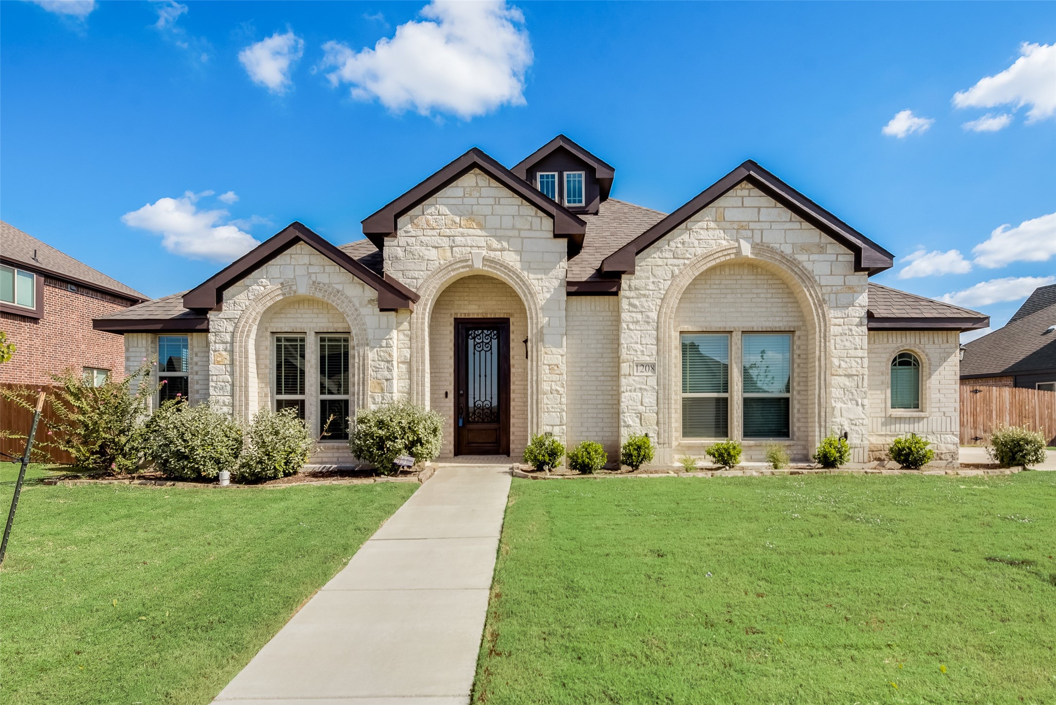 1208 Gwendolyn Drive Desoto TX 75115