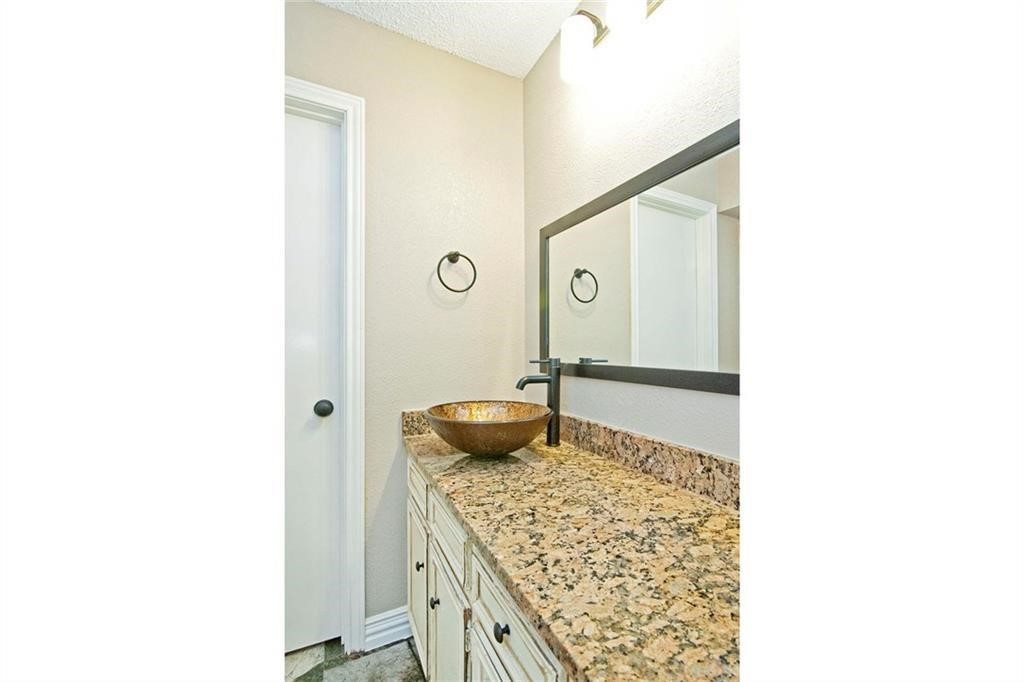 2509 Country Valley Road Garland TX 75041