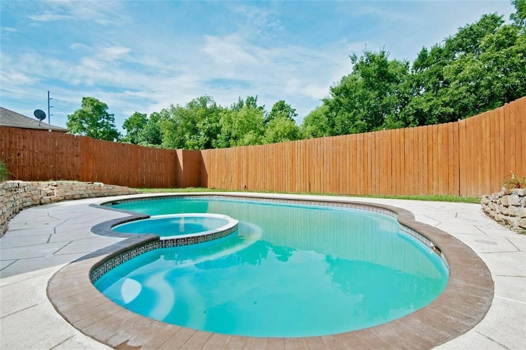 2509 Country Valley Road Garland TX 75041