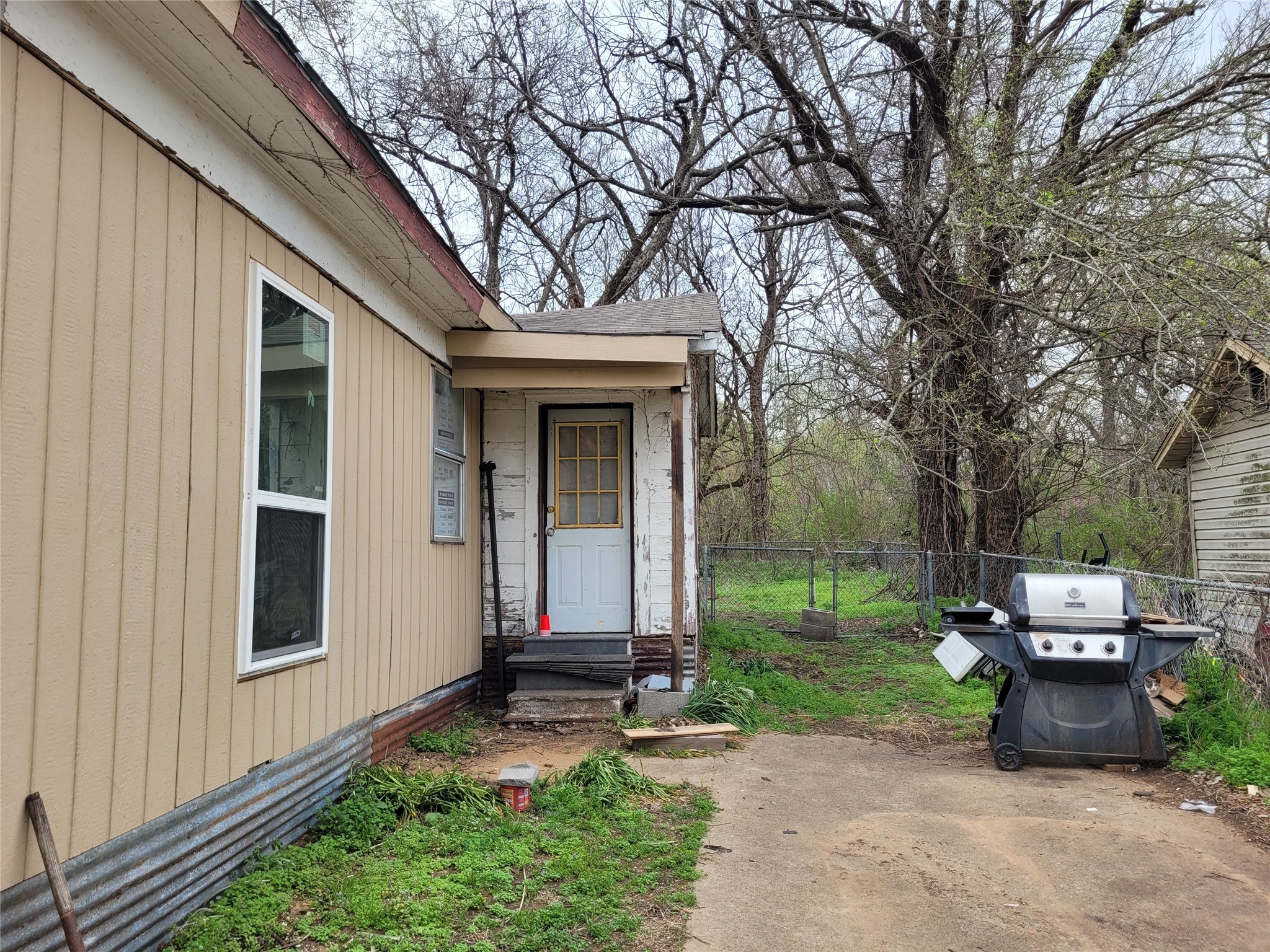 726 NE 6th Paris TX 75460
