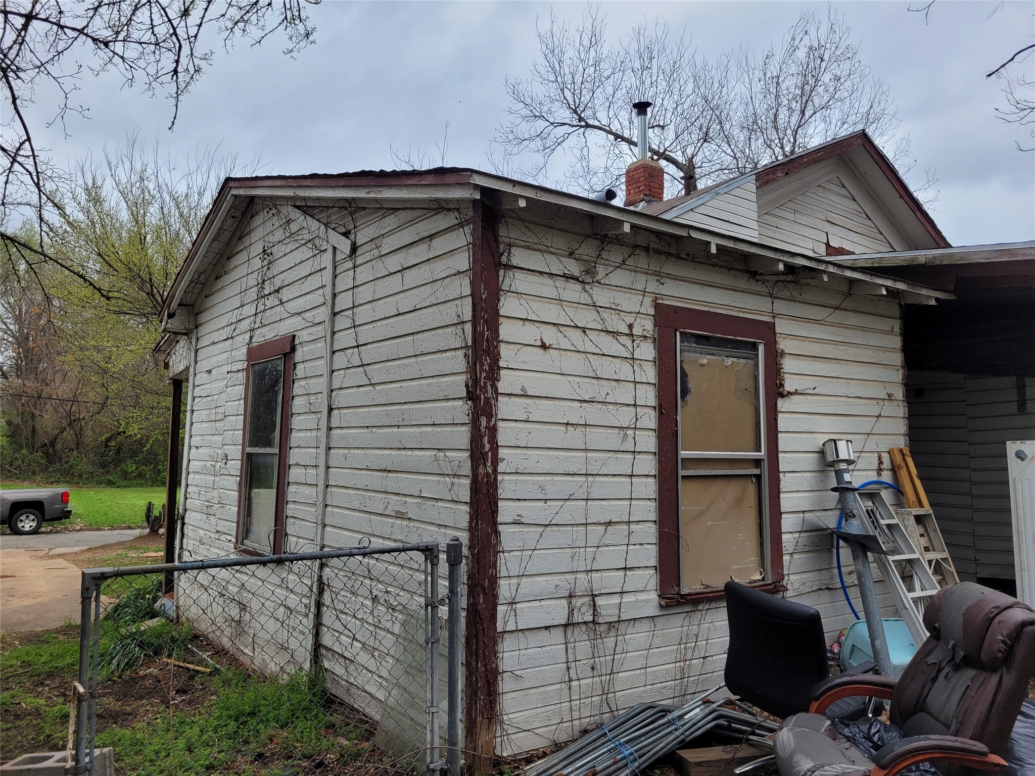 726 NE 6th Paris TX 75460
