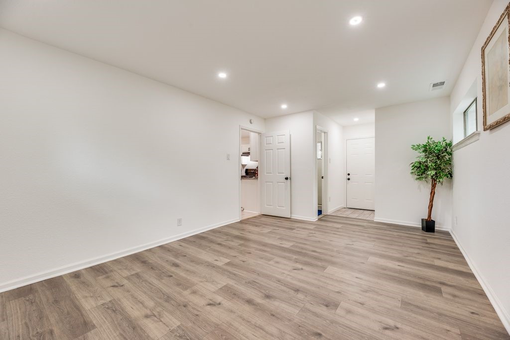 1406 Highland Street Mesquite TX 75149