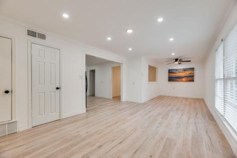 1406 Highland Street Mesquite TX 75149