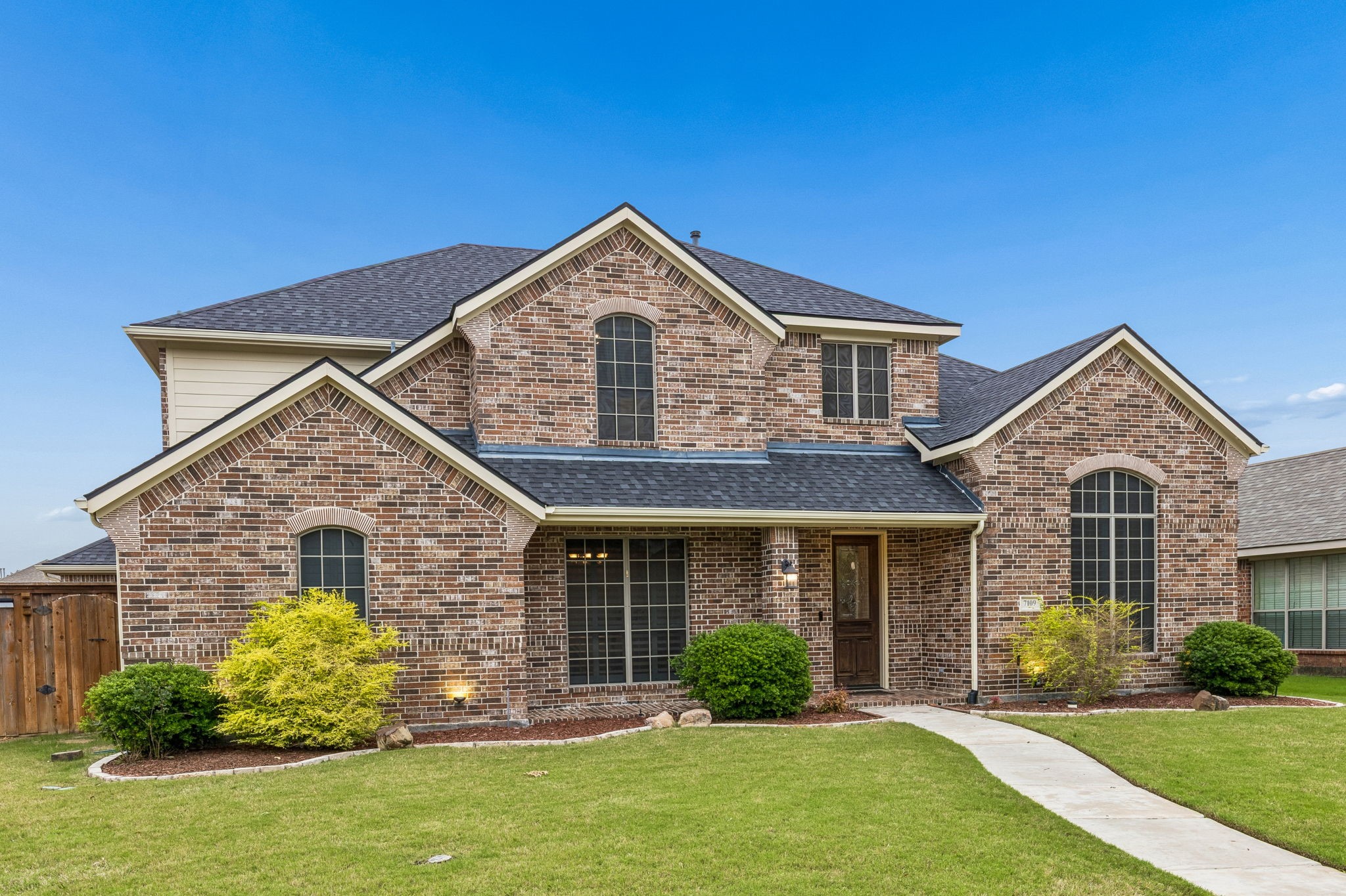 7109 New Bury Court Rowlett TX 75089