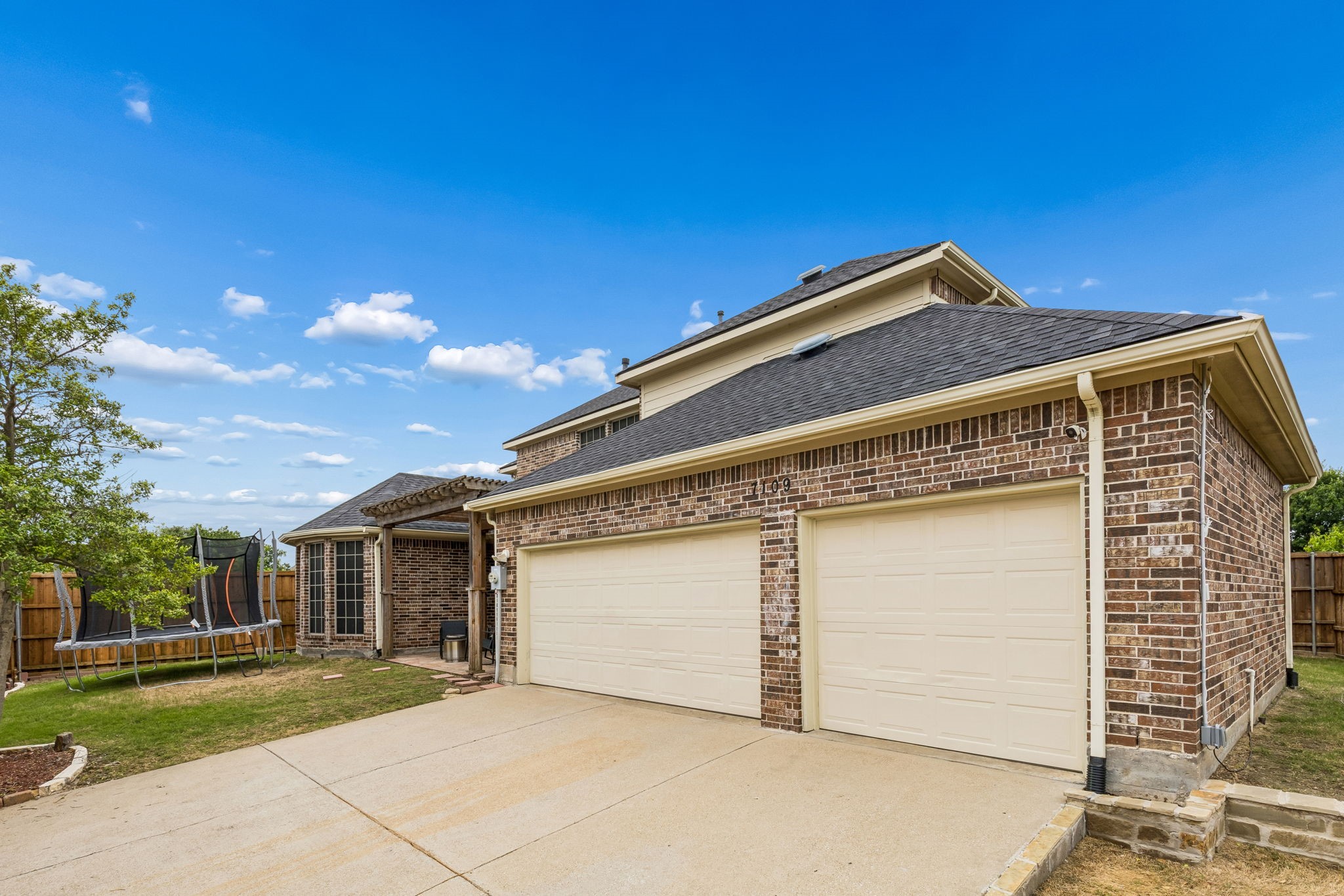 7109 New Bury Court Rowlett TX 75089