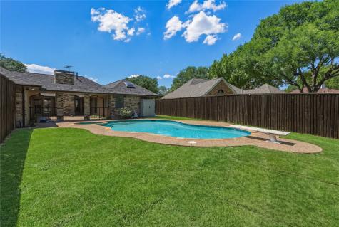 2226 Diamond Oaks Drive Garland TX 75044