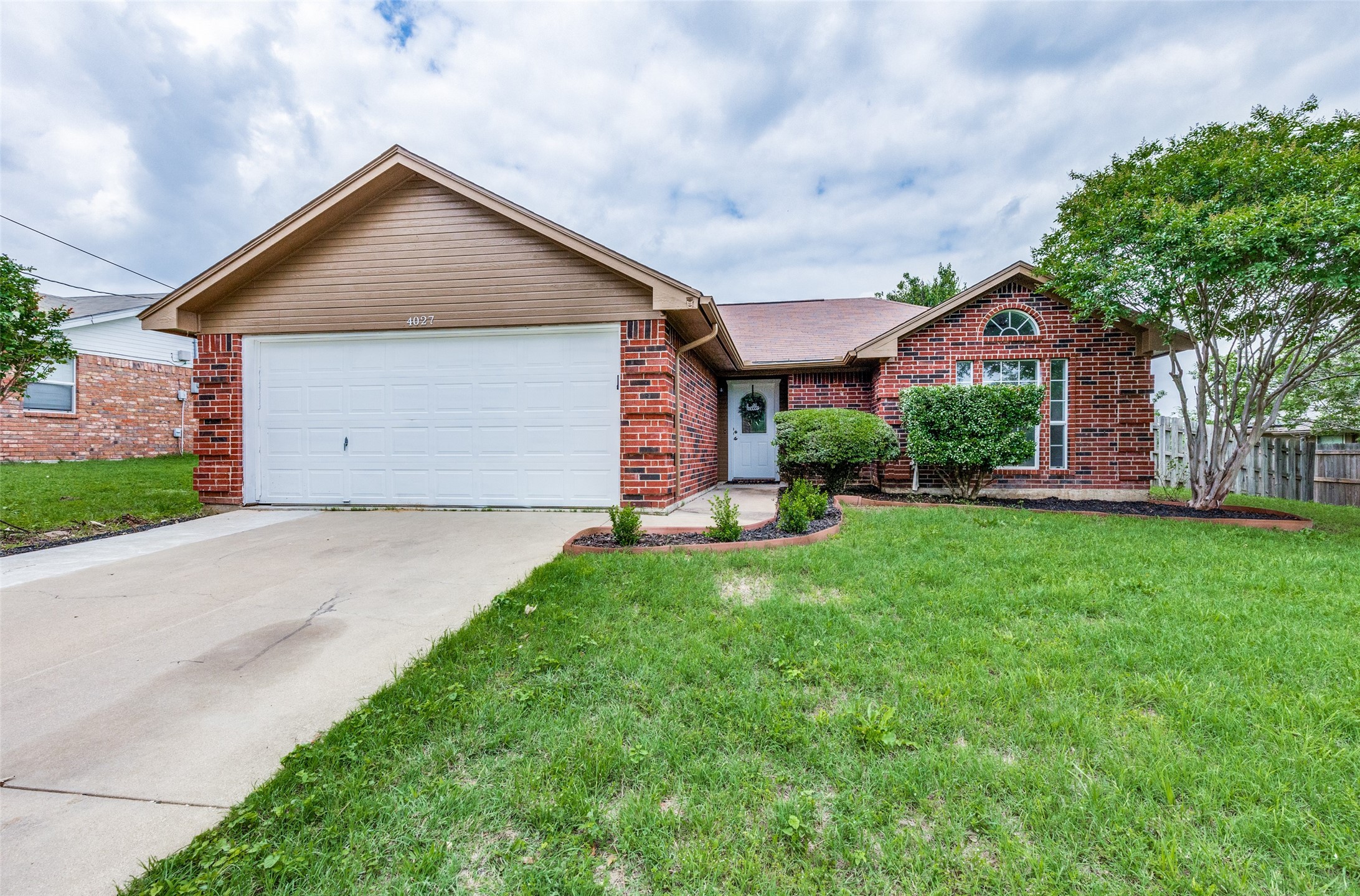 4027 Country Meadows Circle Granbury TX 76049