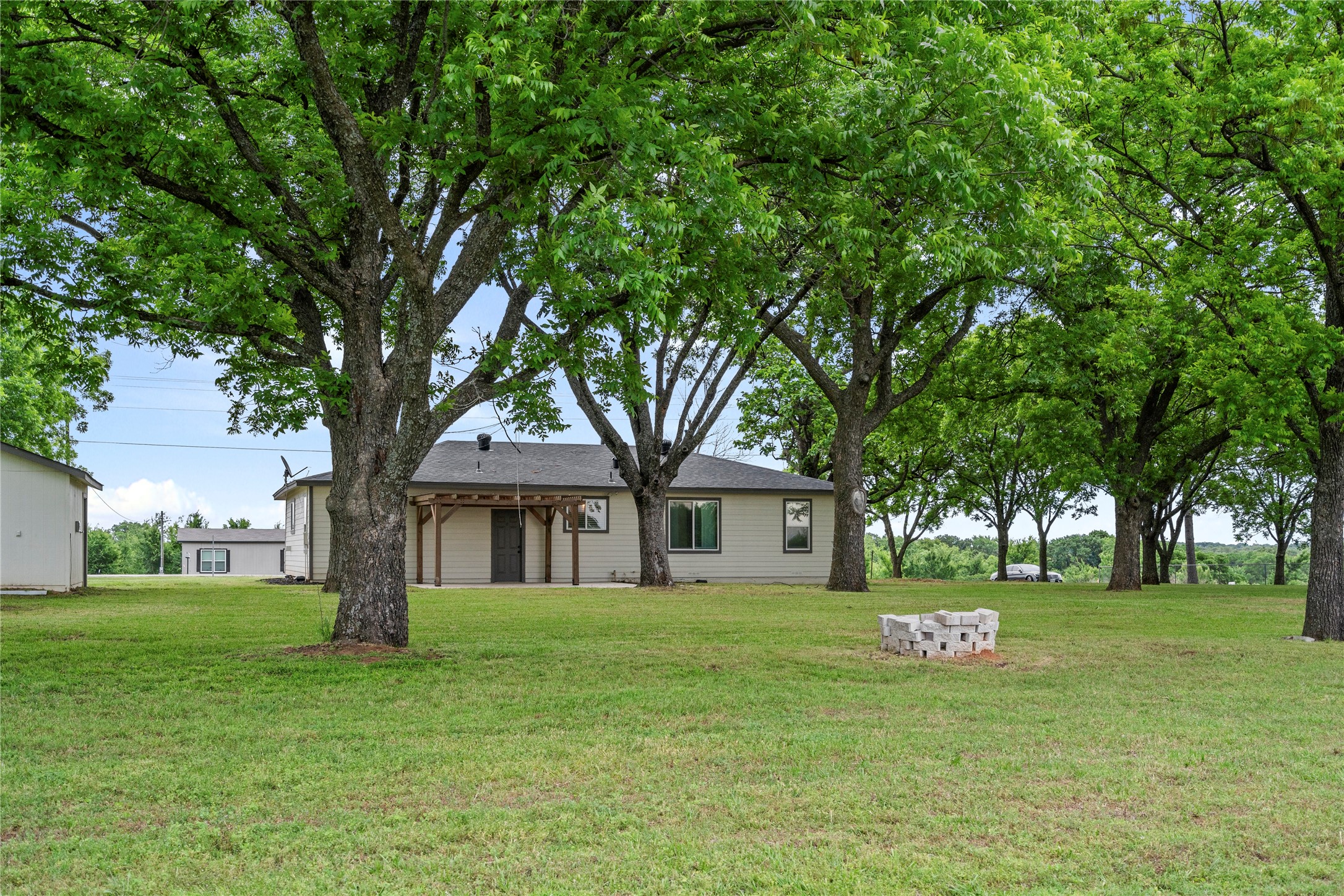 341 Reast Road Whitesboro TX 76273