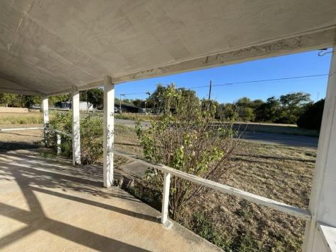 301 E 10th Street Coleman TX 76834