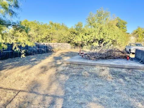 301 E 10th Street Coleman TX 76834