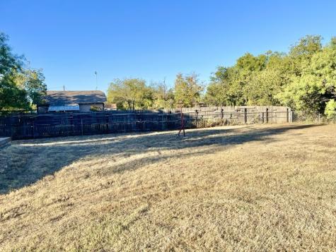 301 E 10th Street Coleman TX 76834