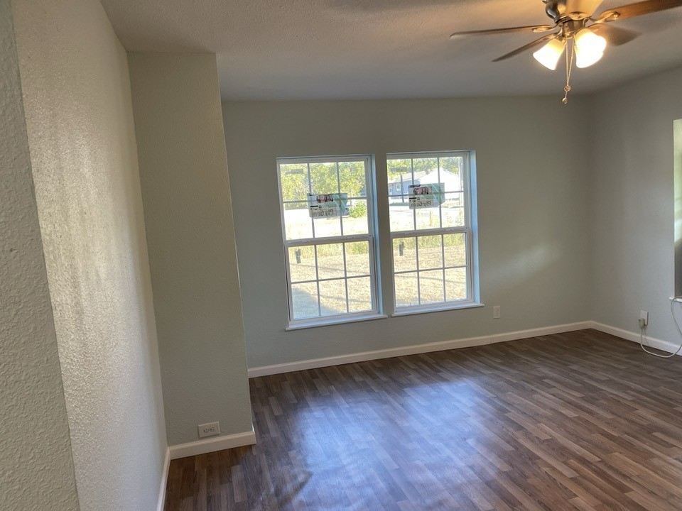 301 E 10th Street Coleman TX 76834