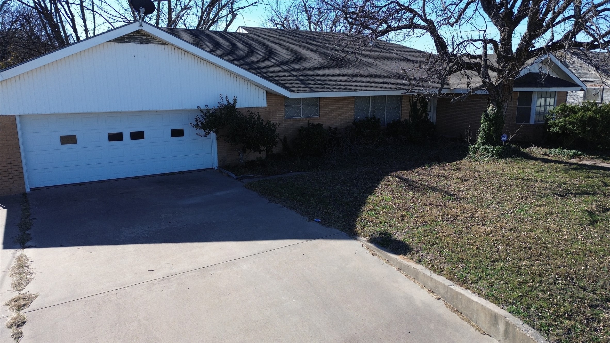 1306 E Central Comanche TX 76442
