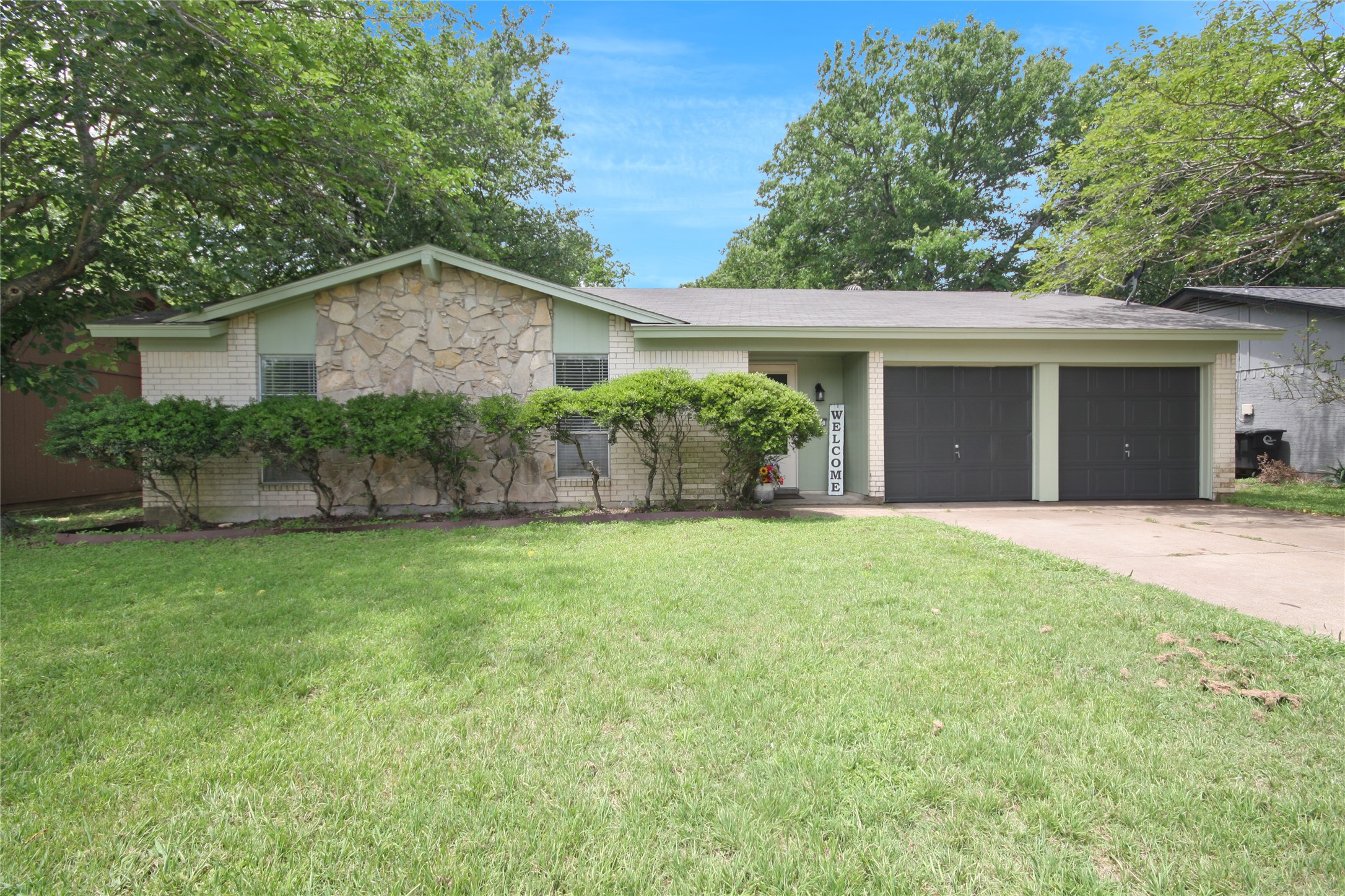 703 N Douglas Avenue Cleburne TX 76033
