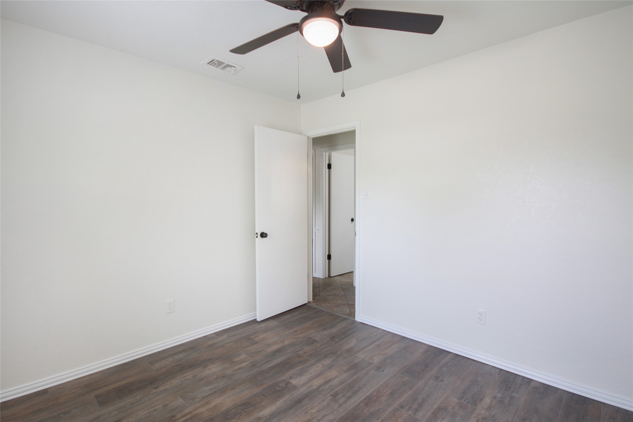 703 N Douglas Avenue Cleburne TX 76033