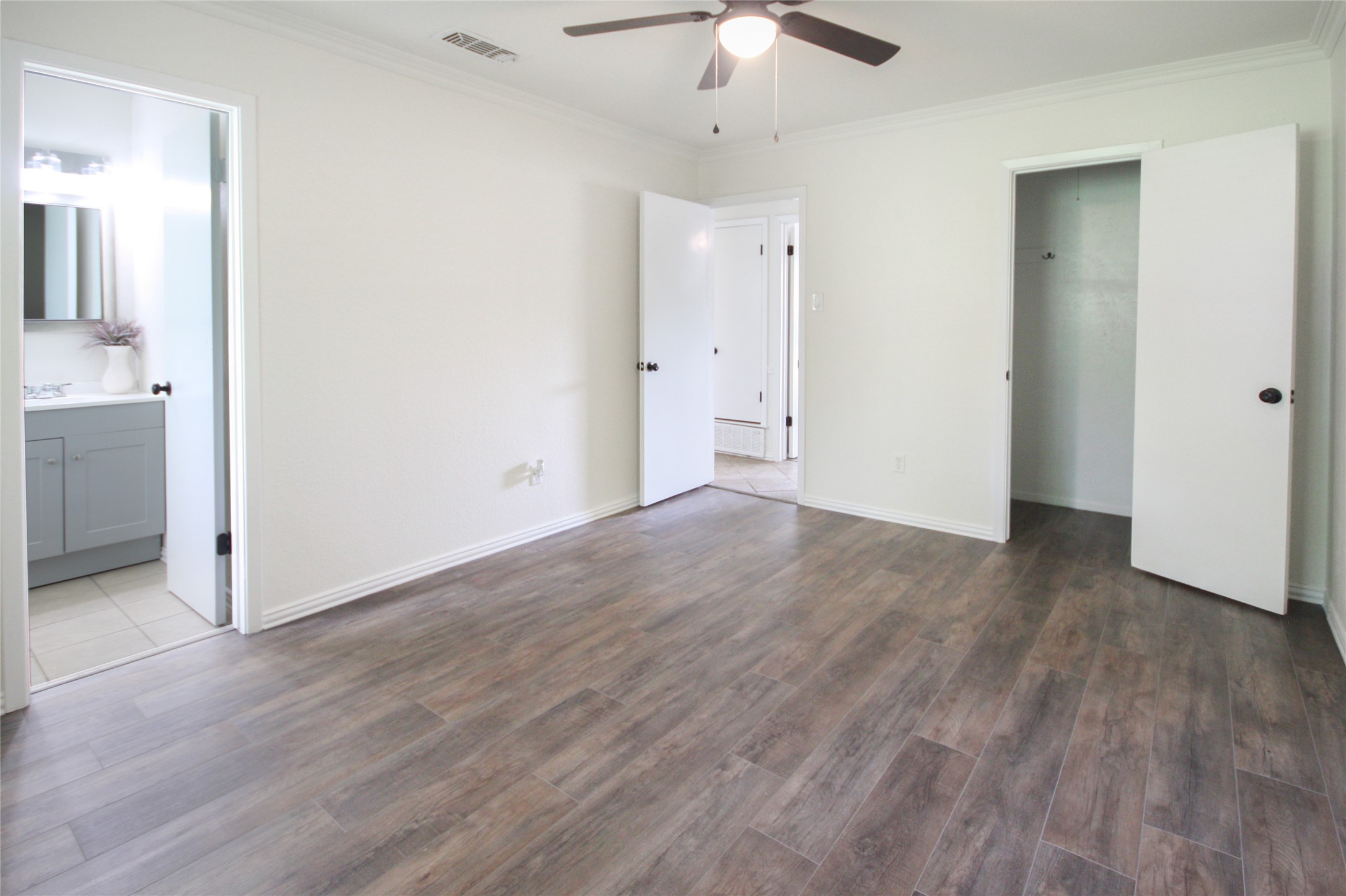 703 N Douglas Avenue Cleburne TX 76033