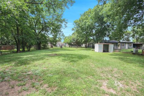 703 N Douglas Avenue Cleburne TX 76033