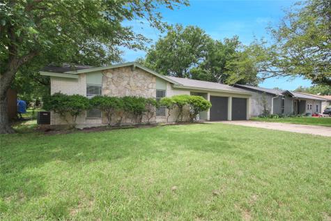 703 N Douglas Avenue Cleburne TX 76033