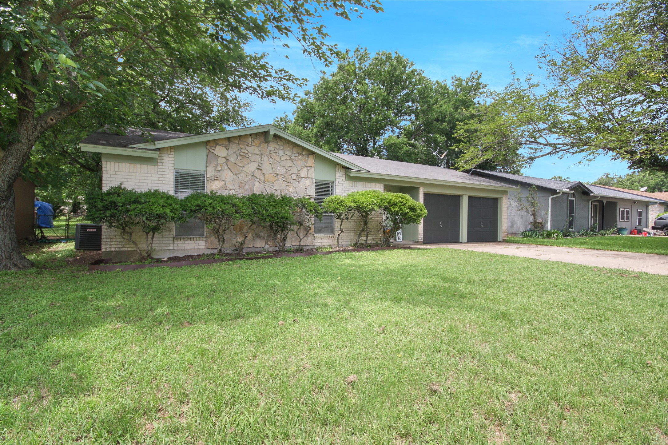 703 N Douglas Avenue Cleburne TX 76033