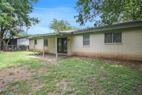 703 N Douglas Avenue Cleburne TX 76033