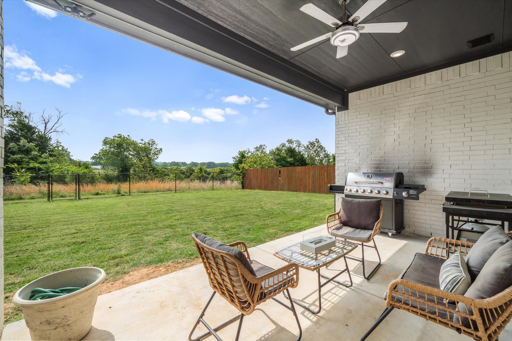 1883 Meadowview Canton TX 75103