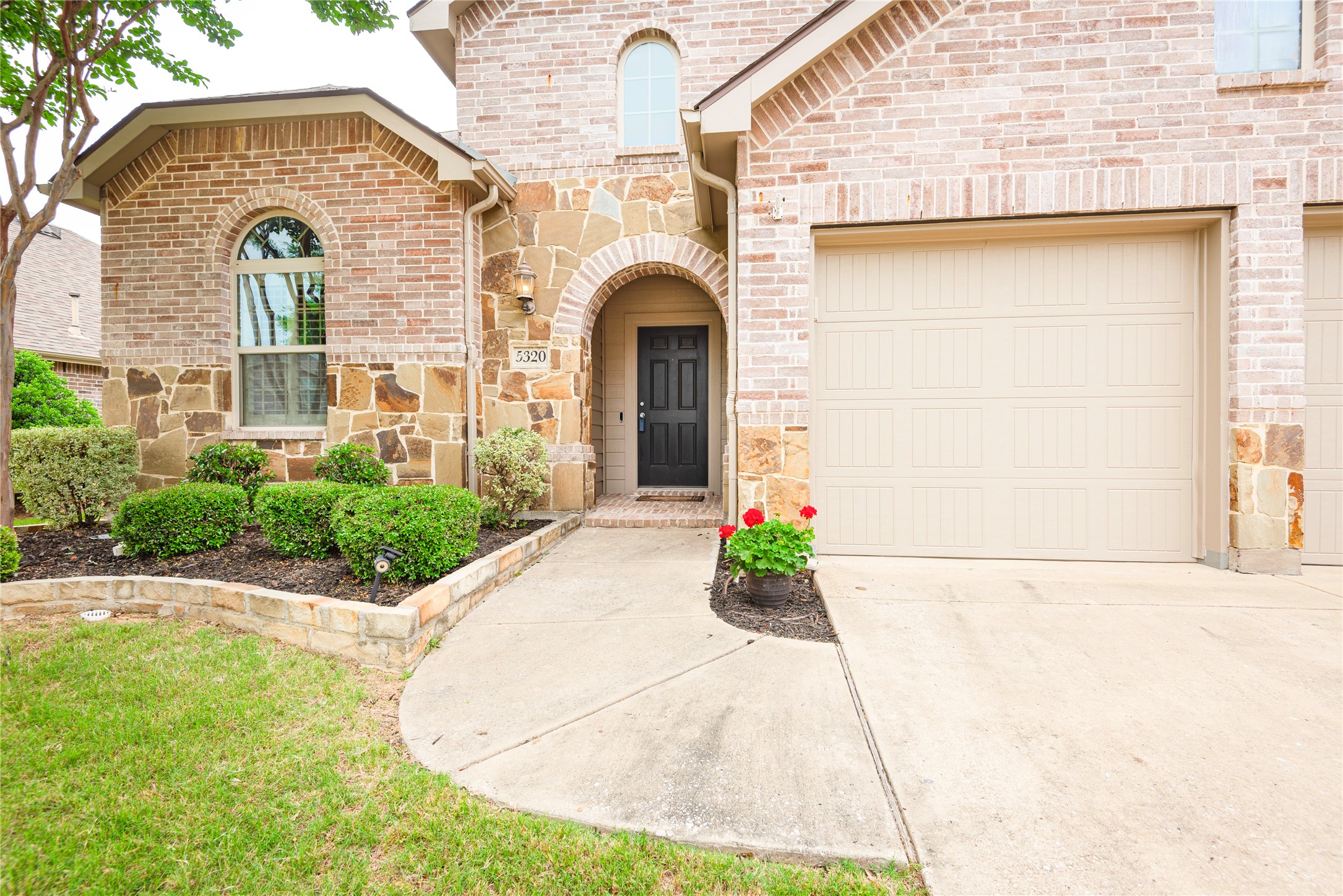 5320 Grovewood Drive Mckinney TX 75071
