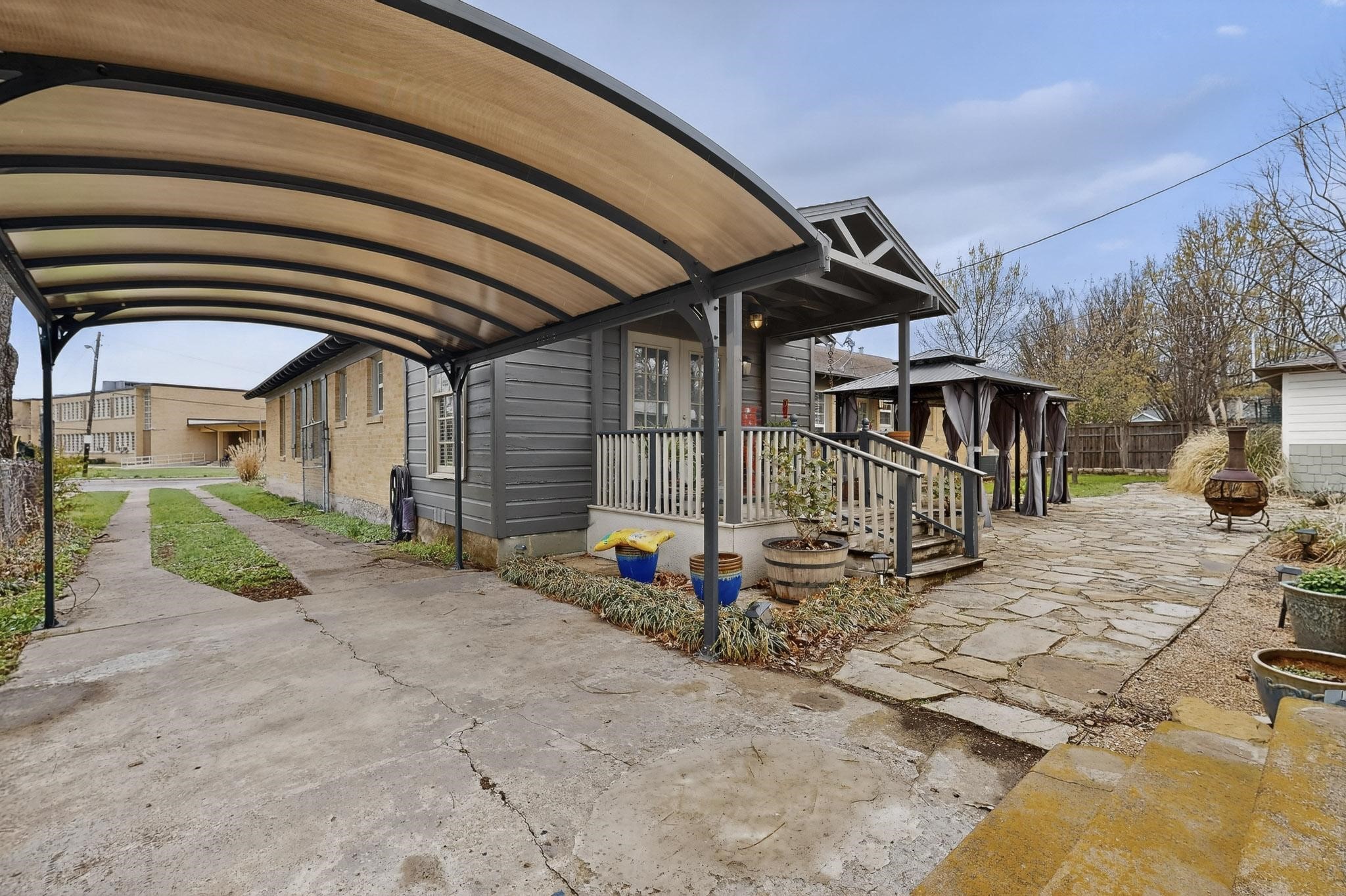 1705 Mariposa Drive Dallas TX 75228