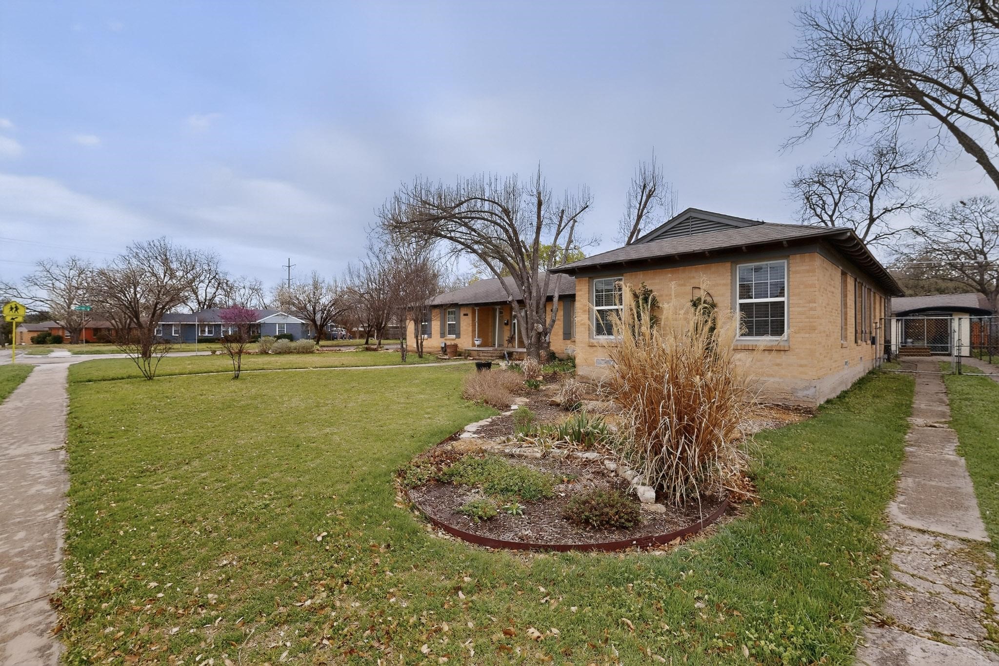 1705 Mariposa Drive Dallas TX 75228