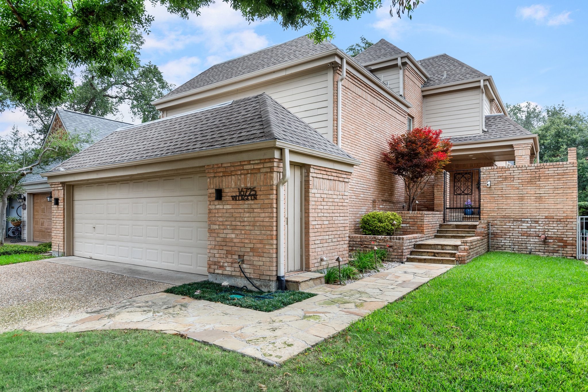 16725 Village Lane Dallas TX 75248