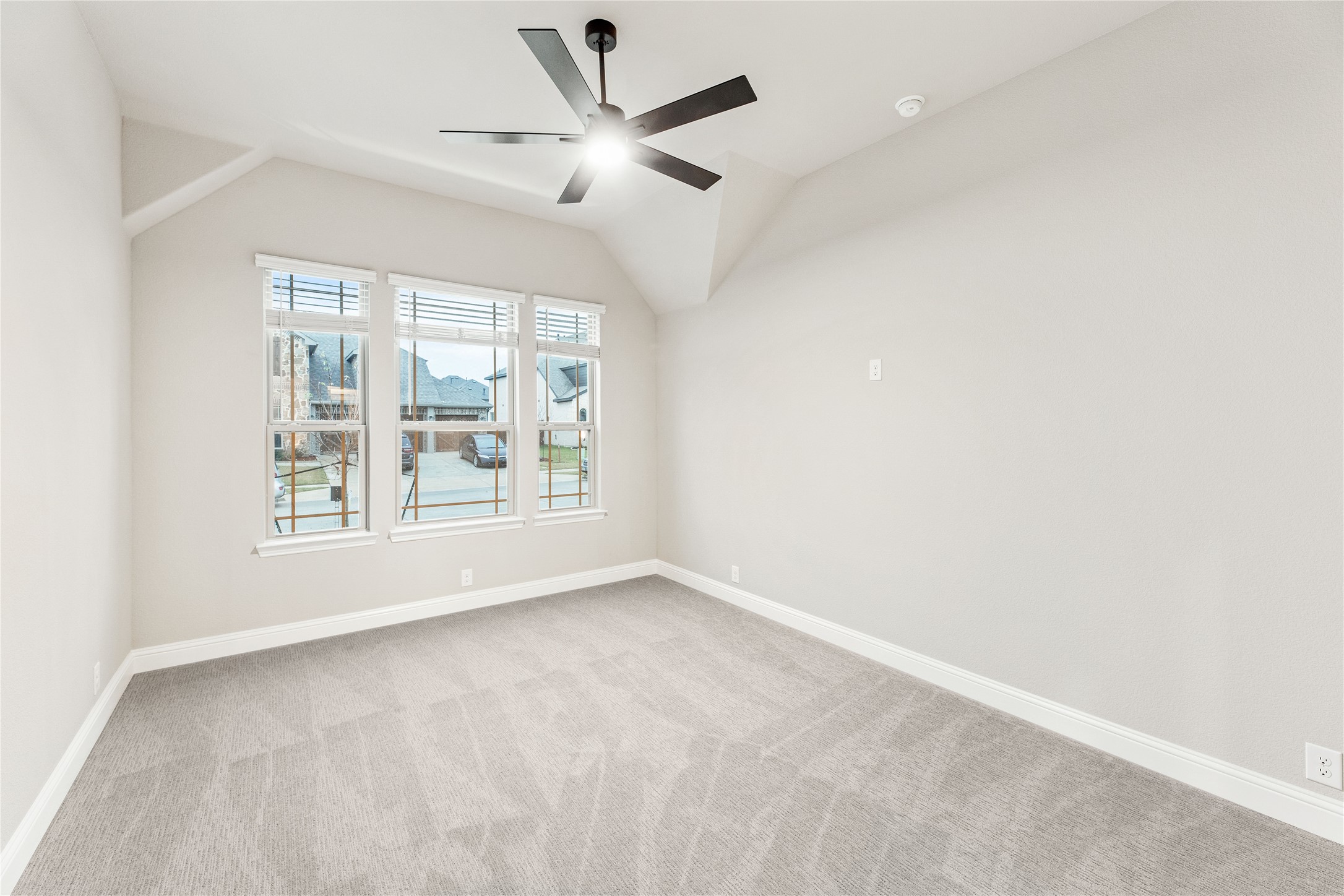 905 Denham Drive Red Oak TX 75154