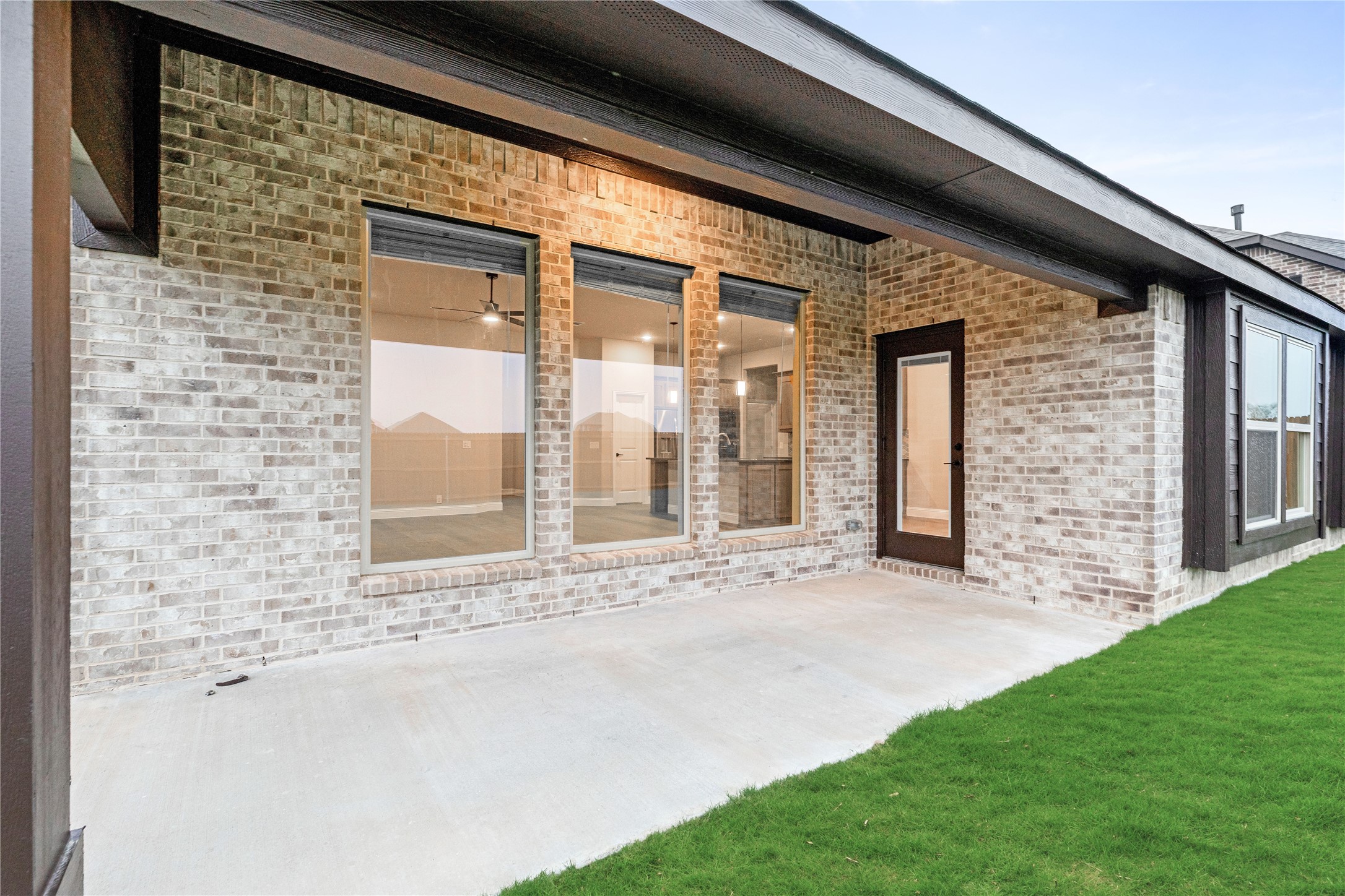 905 Denham Drive Red Oak TX 75154