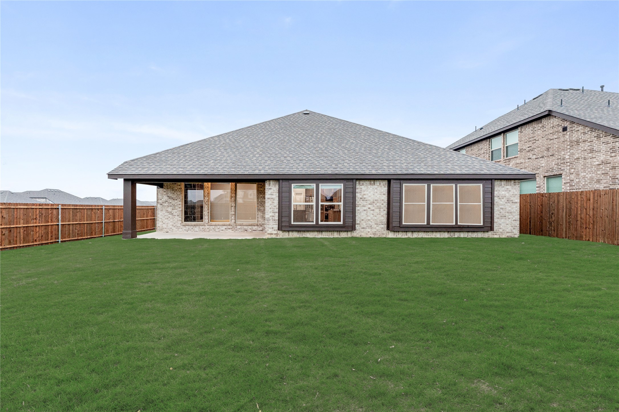 905 Denham Drive Red Oak TX 75154